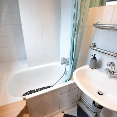 Nice Apt At 10 Min From The Pantheon Париж
